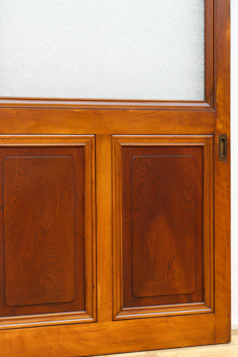 幅878ミリ　大判ガラスで明るく重厚な佇まいのガラス戸　F8587　在庫2枚