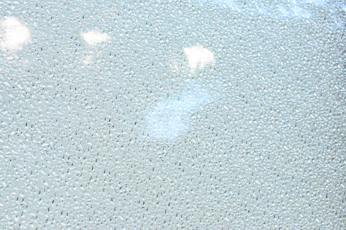 幅878ミリ　大判ガラスで明るく重厚な佇まいのガラス戸　F8587　在庫2枚