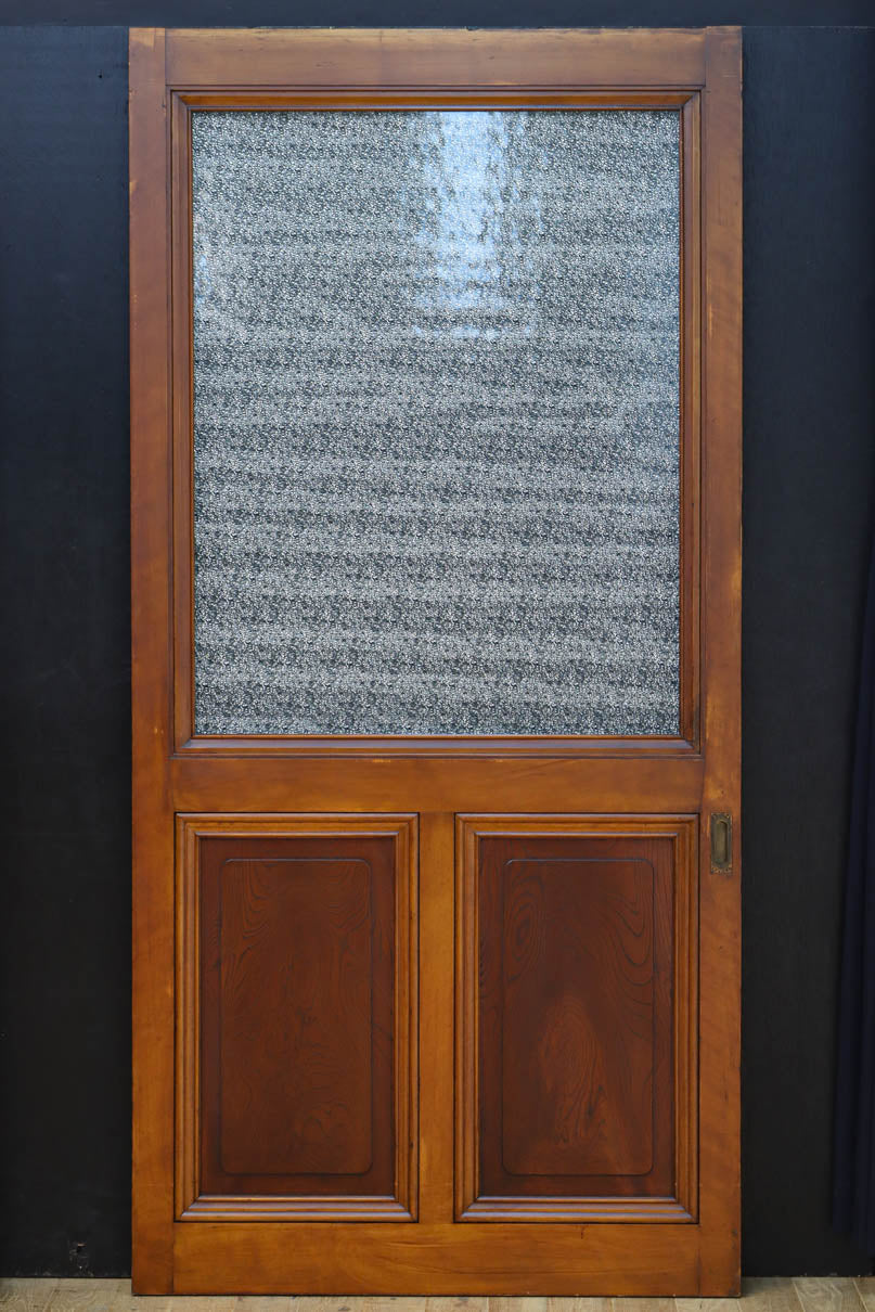 幅878ミリ　大判ガラスで明るく重厚な佇まいのガラス戸　F8587　在庫2枚