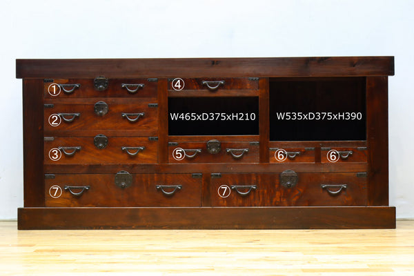 収納力抜群!! 時間を経た重厚感が素晴らしい収納箪笥　BB3141