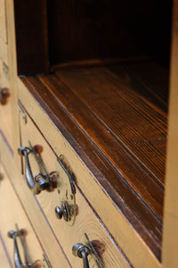 収納力抜群!! 時間を経た重厚感が素晴らしい収納箪笥　BB3141