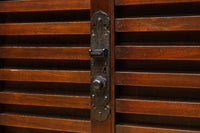 収納力抜群!! 時間を経た重厚感が素晴らしい収納箪笥　BB3141