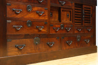 収納力抜群!! 時間を経た重厚感が素晴らしい収納箪笥　BB3141