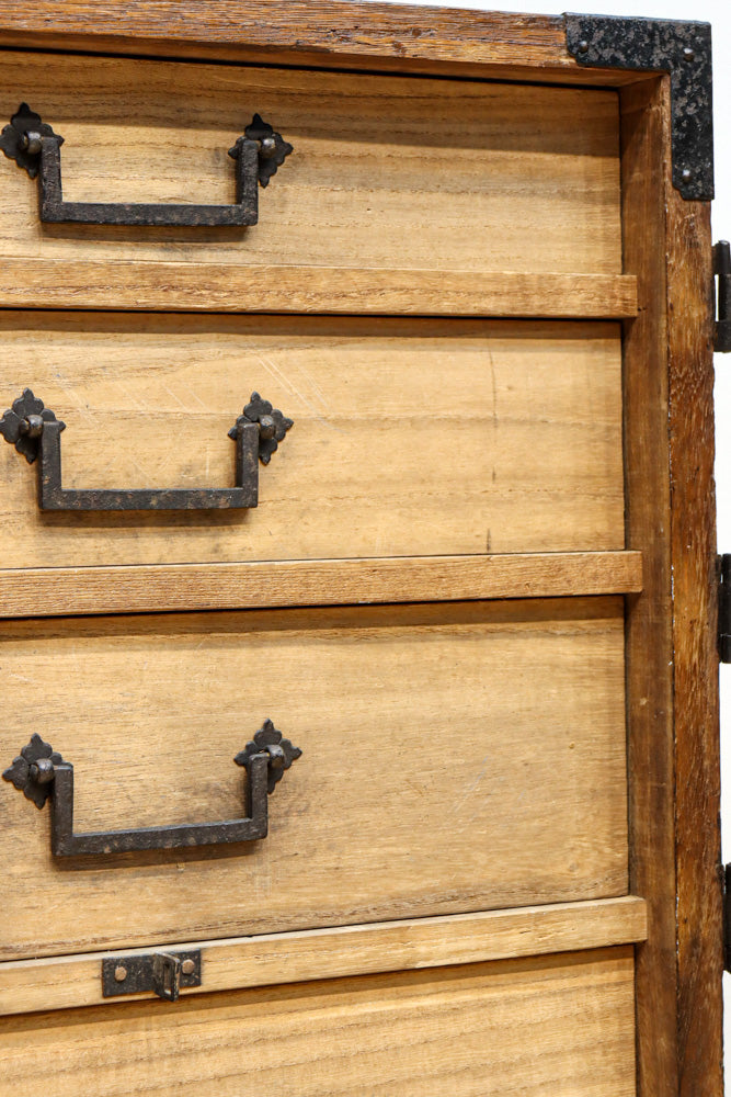 Merchant Chest BB3213