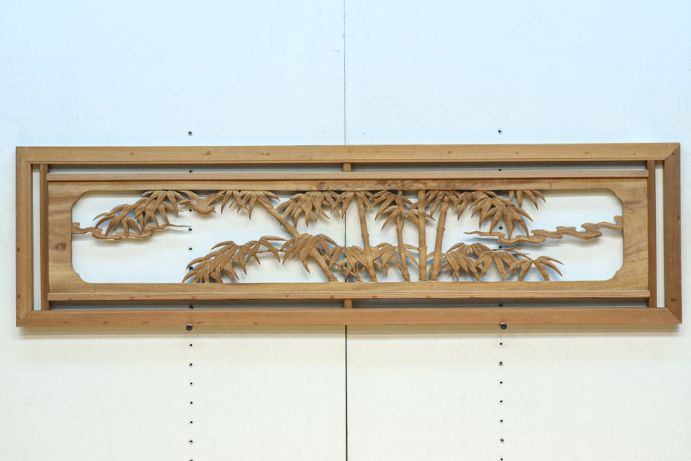 江戸末期一刀彫り高浮彫『人物風景図』 木造彩漆金箔張る 弓欄間 欄間飾り仏教美術 竹雀の風景が窓絵風に品良く彫り描かれた井波彫刻欄間 EZ2617ab