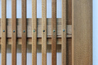 幅927ミリ　帯びガラスが風情ある上質な木地色をした大阪格子戸　F8516　在庫4枚