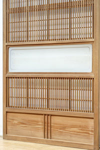 幅927ミリ　帯びガラスが風情ある上質な木地色をした大阪格子戸　F8516　在庫4枚