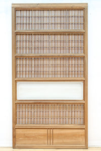 幅927ミリ　帯びガラスが風情ある上質な木地色をした大阪格子戸　F8516　在庫4枚