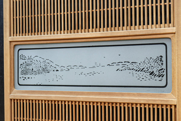 幅927ミリ　帯びガラスが風情ある上質な木地色をした大阪格子戸　F8516　在庫4枚