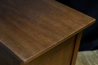 稀少サイズ！！ディスプレイが映えるレトロモダンな高脚ガラスケース　BB3151