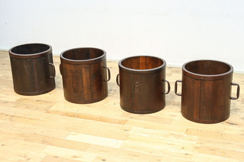 古色の風合いが時代感のある一斗マス　DC8396efgh　在庫(e:1 f:1 g:1 h:1)個