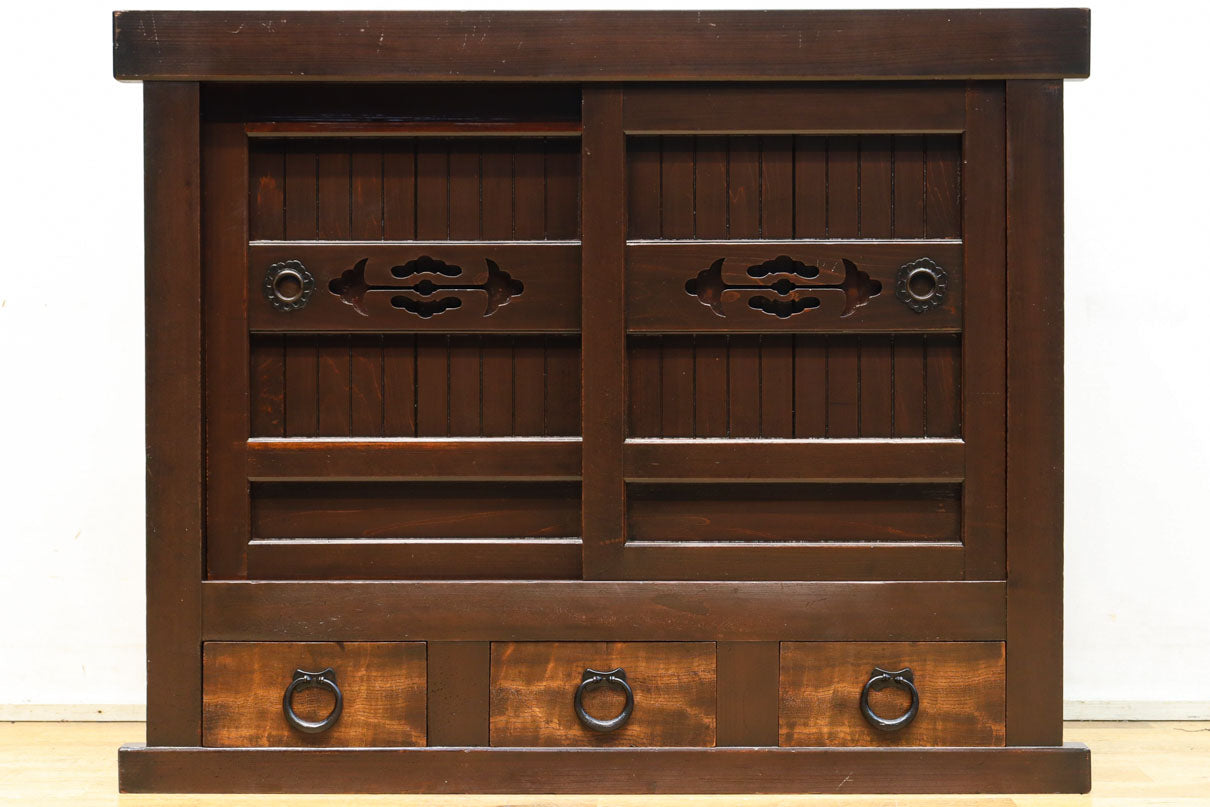 稀少サイズ!! カウンターに!! 小振りサイズの格調漂う近江水屋箪笥　BB3102