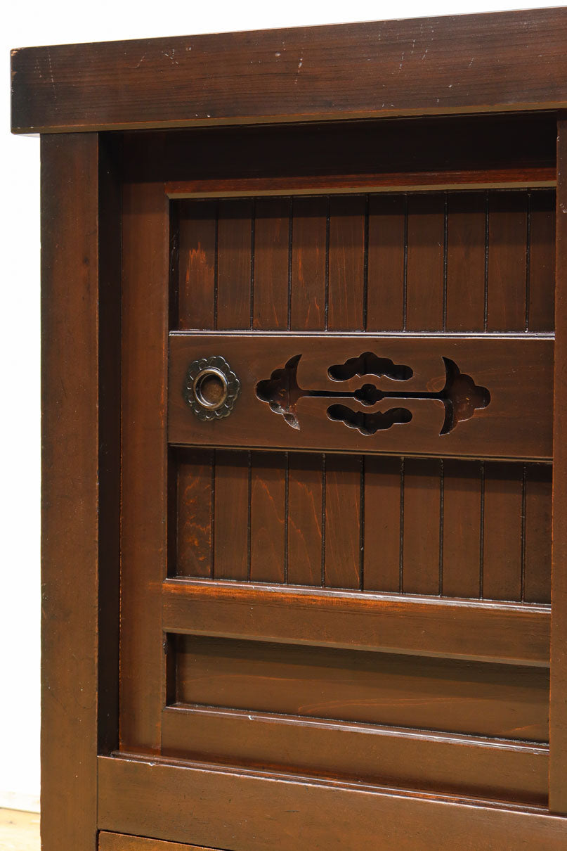 稀少サイズ!! カウンターに!! 小振りサイズの格調漂う近江水屋箪笥　BB3102