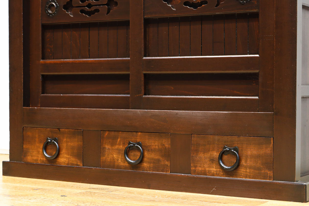 稀少サイズ!! カウンターに!! 小振りサイズの格調漂う近江水屋箪笥　BB3102