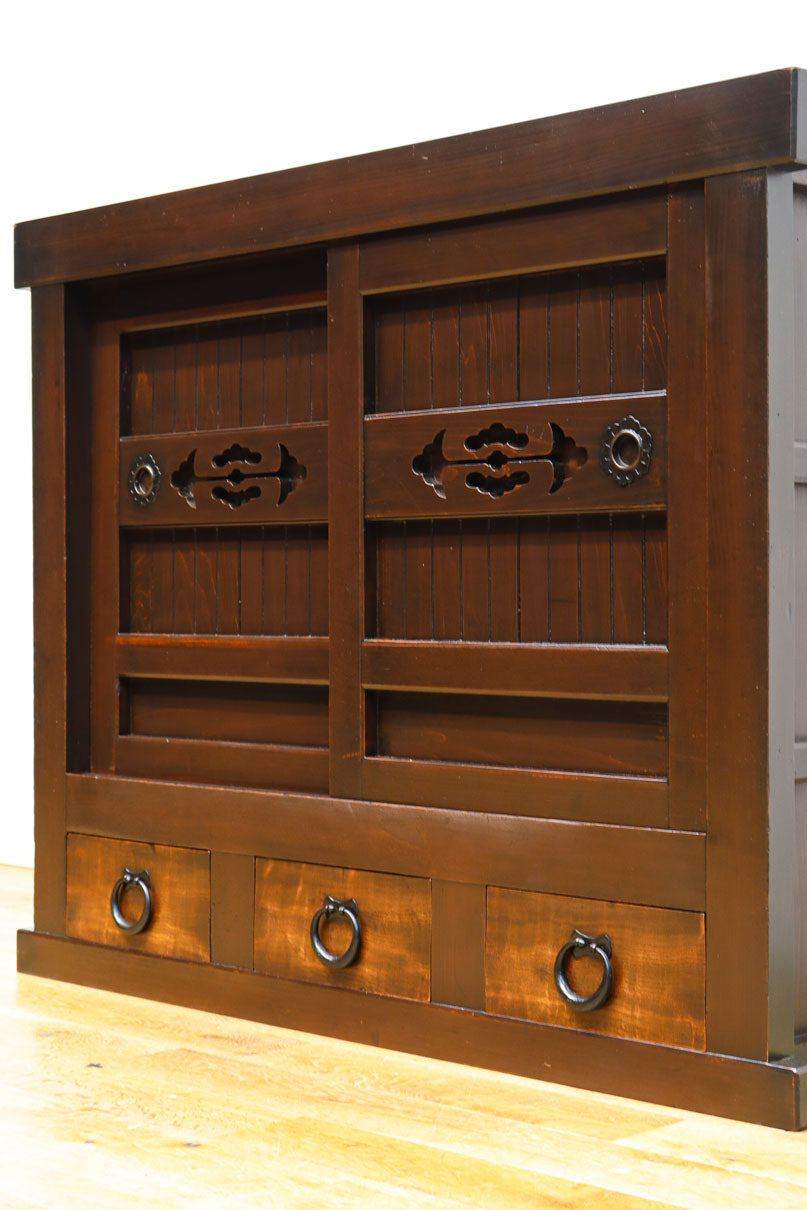 稀少サイズ!! カウンターに!! 小振りサイズの格調漂う近江水屋箪笥　BB3102