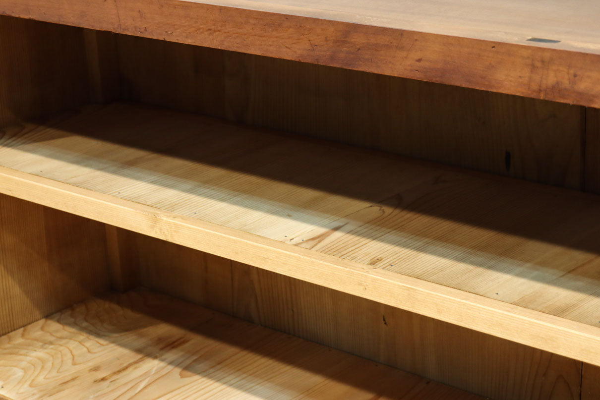 横桟使いの味わい溢れる木地色の収納箪笥　BB3318