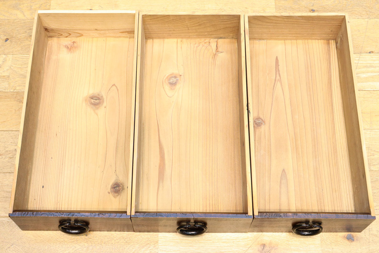 稀少サイズ!! カウンターに!! 小振りサイズの格調漂う近江水屋箪笥　BB3102