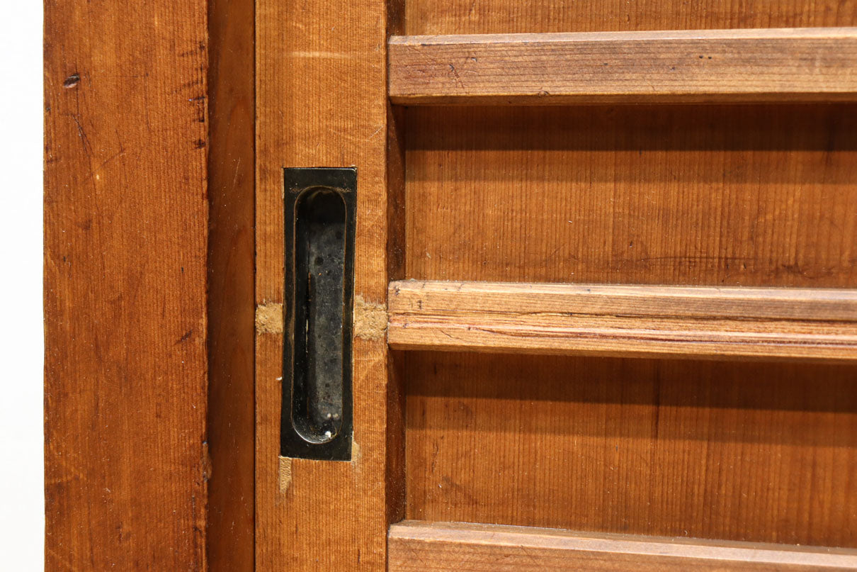 横桟使いの味わい溢れる木地色の収納箪笥　BB3318