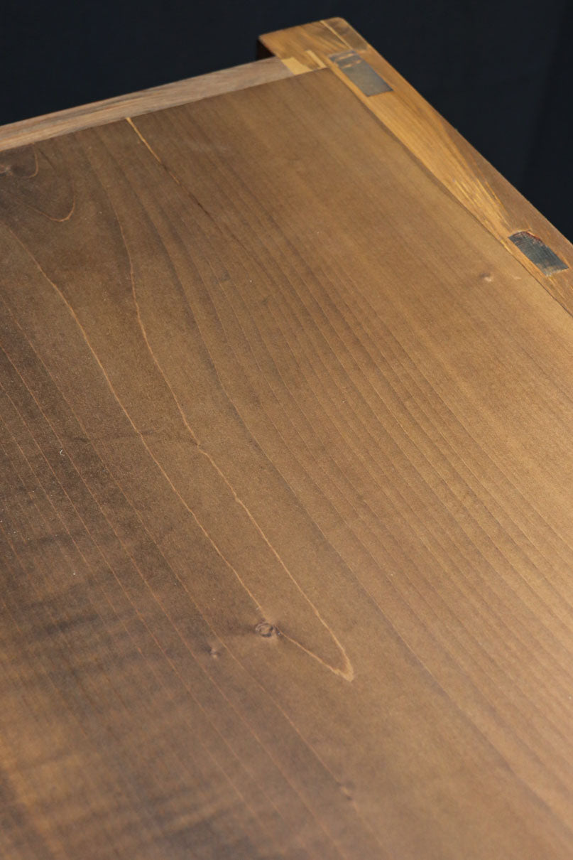 横桟使いの味わい溢れる木地色の収納箪笥　BB3318