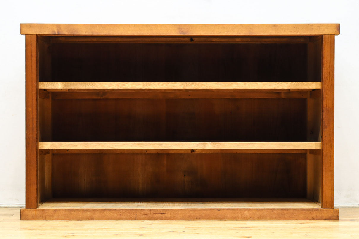 稀少幅1380ミリ自然美ある杢目の落ち着いた横桟造りの収納箪笥　BB3319