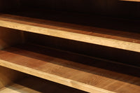 稀少幅1380ミリ自然美ある杢目の落ち着いた横桟造りの収納箪笥　BB3319