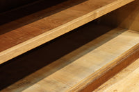 稀少幅1380ミリ自然美ある杢目の落ち着いた横桟造りの収納箪笥　BB3319