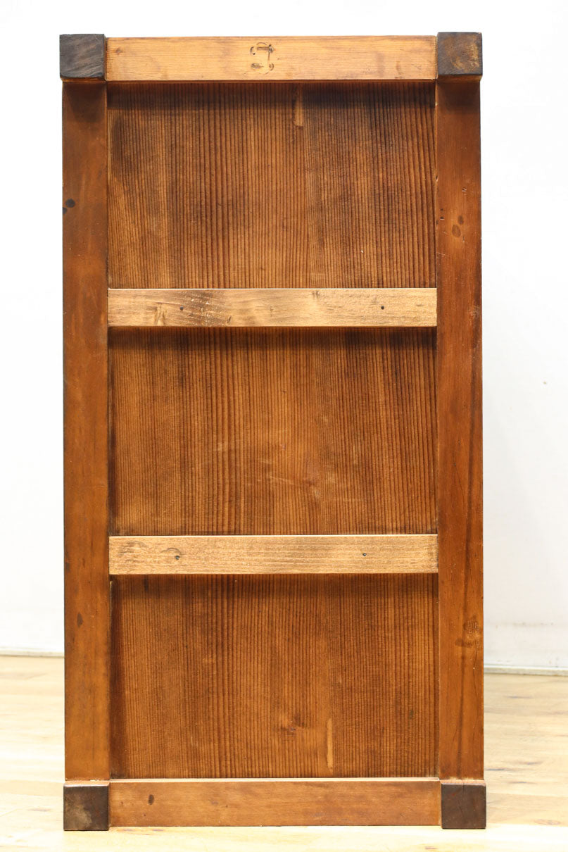 稀少幅1380ミリ自然美ある杢目の落ち着いた横桟造りの収納箪笥　BB3319