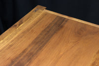 稀少幅1380ミリ自然美ある杢目の落ち着いた横桟造りの収納箪笥　BB3319