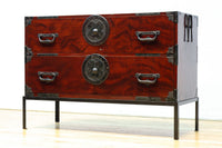 美しい光沢を放つアイアンフレーム付き最上衣裳箪笥　BB3106