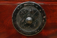 美しい光沢を放つアイアンフレーム付き最上衣裳箪笥　BB3106