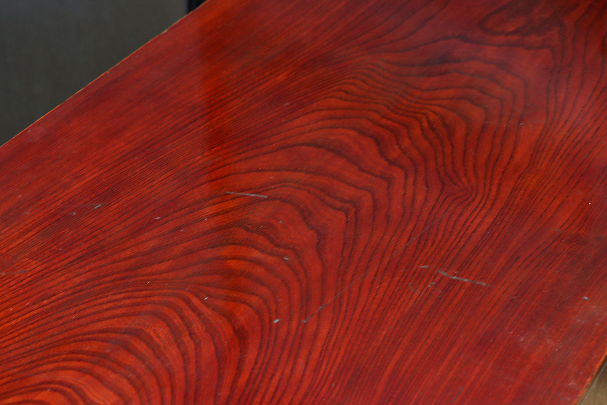 美しい光沢を放つアイアンフレーム付き最上衣裳箪笥　BB3106