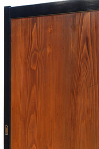 幅903ミリ　見事な漆の艶を纏う美しい杢目を魅せる板戸　F8531　在庫4枚