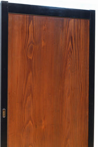 幅903ミリ　見事な漆の艶を纏う美しい杢目を魅せる板戸　F8531　在庫4枚