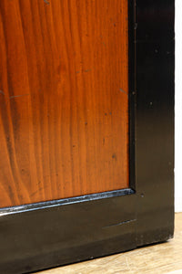 幅903ミリ　見事な漆の艶を纏う美しい杢目を魅せる板戸　F8531　在庫4枚