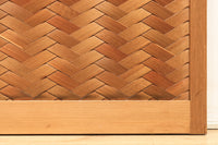 幅617ミリ 繊細な格子に網代編みの腰板が上品な極上白木格子戸　F7883　在庫1枚