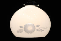 椿の花の透かし絵が浮かぶ可愛らしい電笠　DC8440