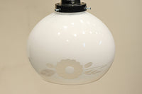 椿の花の透かし絵が浮かぶ可愛らしい電笠　DC8440