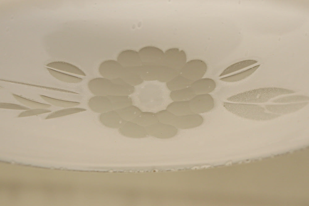 椿の花の透かし絵が浮かぶ可愛らしい電笠　DC8440