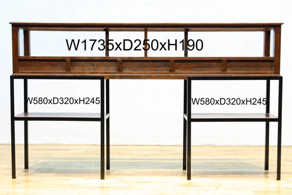 四枚引き戸を備えた棚板付きアイアンフレームガラスケース　BB3263