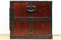 極上！！重厚な金具で覆われた時代の貫禄溢れる佐渡船箪笥　BB3169-MT