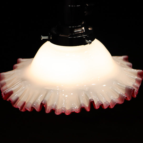 華やかに赤く縁取られたフリルが魅惑的な電笠 DB7958 – 古福庵