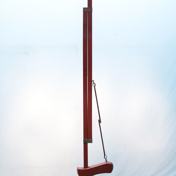 骨董　ほかい　大名道具　漆　梨地　木製　金具　物入れ　花入　ディスプレイ 珍品!! 全体を朱漆で彩る華やかな自在鉤 DB2653 – 古福庵