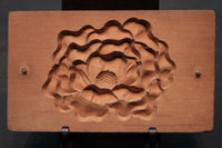 Nine atmospheric square cake mould DB3107a-m stock which I pictured one delicate floral design in