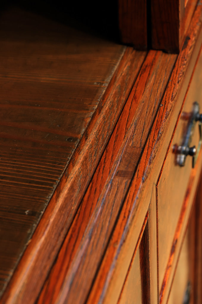 珠杢が浮かぶ色艶の素晴らしい前面総欅茶箪笥　BB1377