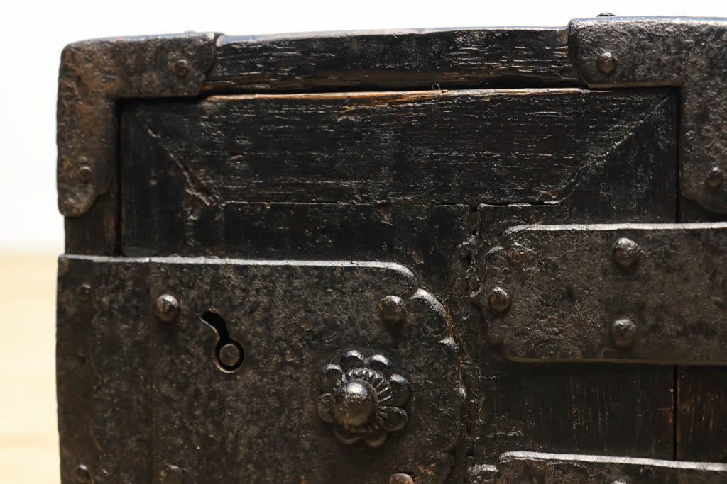 江戸時代から続く古色の味わい溢れる刀箱　BB1554