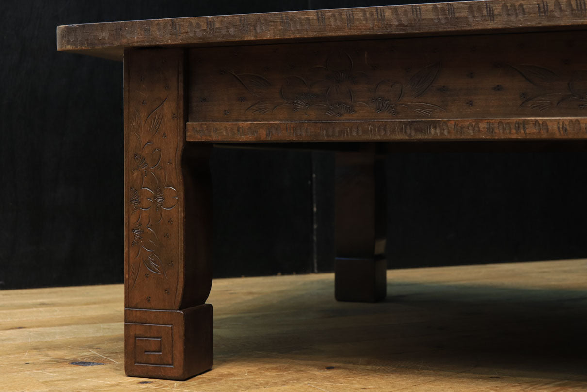 桜を描いた可憐で美しい軽井沢彫りの座卓　BB1661
