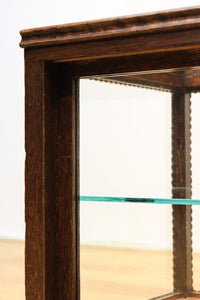 シンプル装飾でモダンな雰囲気の五面ガラスショーケース　BB1721
