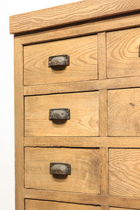 極厚オーク一枚板!! 美しいオークの木地色の収納箪笥　BB1732