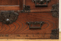 三方総欅‼時代の漆を纏う見応えのある酒田帳場箪笥　BB1753