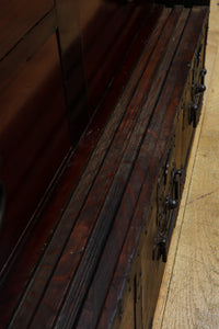 木枠や引き出しの杢目が美しい越後帳場箪笥　Ba9391